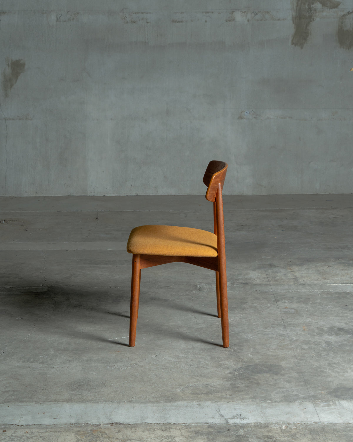 Harry Ostergaard / Randers Mobelfabrik｜北欧ヴィンテージ チーク材 ダイニングチェア