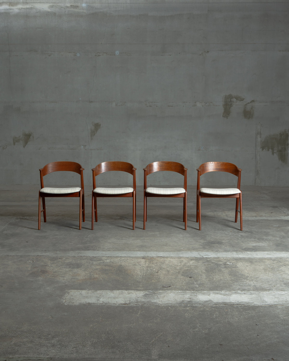 No.32 Nail Chair / Kai Kristiansen / KS Mobelfabrik｜北欧ヴィンテージ チーク材 ダイニングチェア