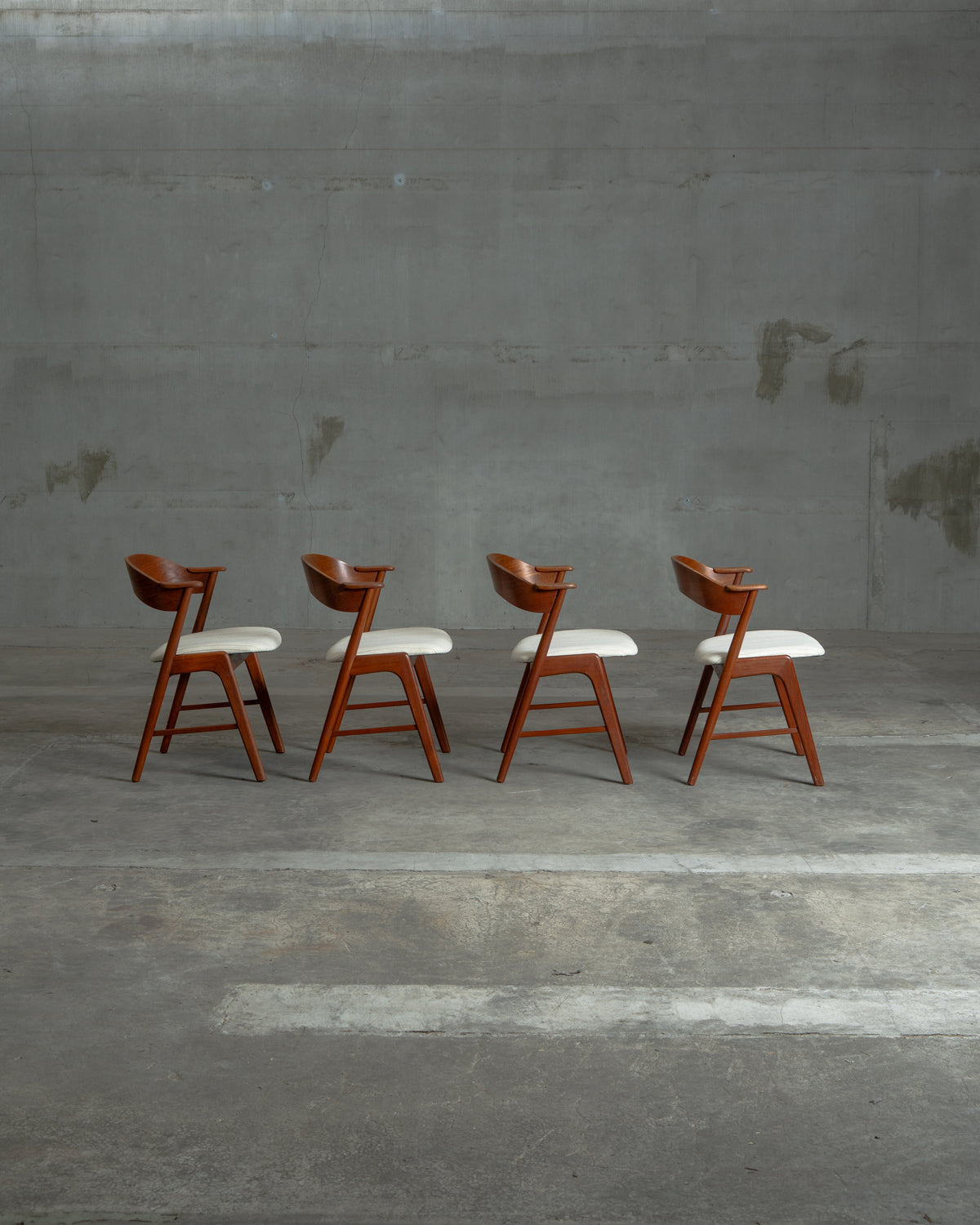 No.32 Nail Chair / Kai Kristiansen / KS Mobelfabrik｜北欧ヴィンテージ チーク材 ダイニングチェア
