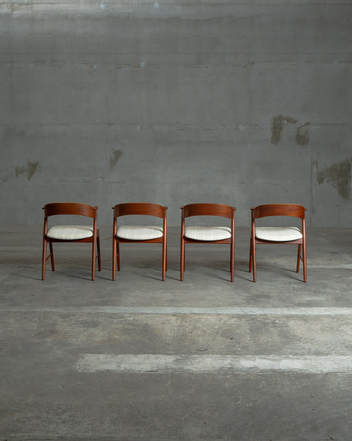 No.32 Nail Chair / Kai Kristiansen / KS Mobelfabrik｜北欧ヴィンテージ チーク材 ダイニングチェア