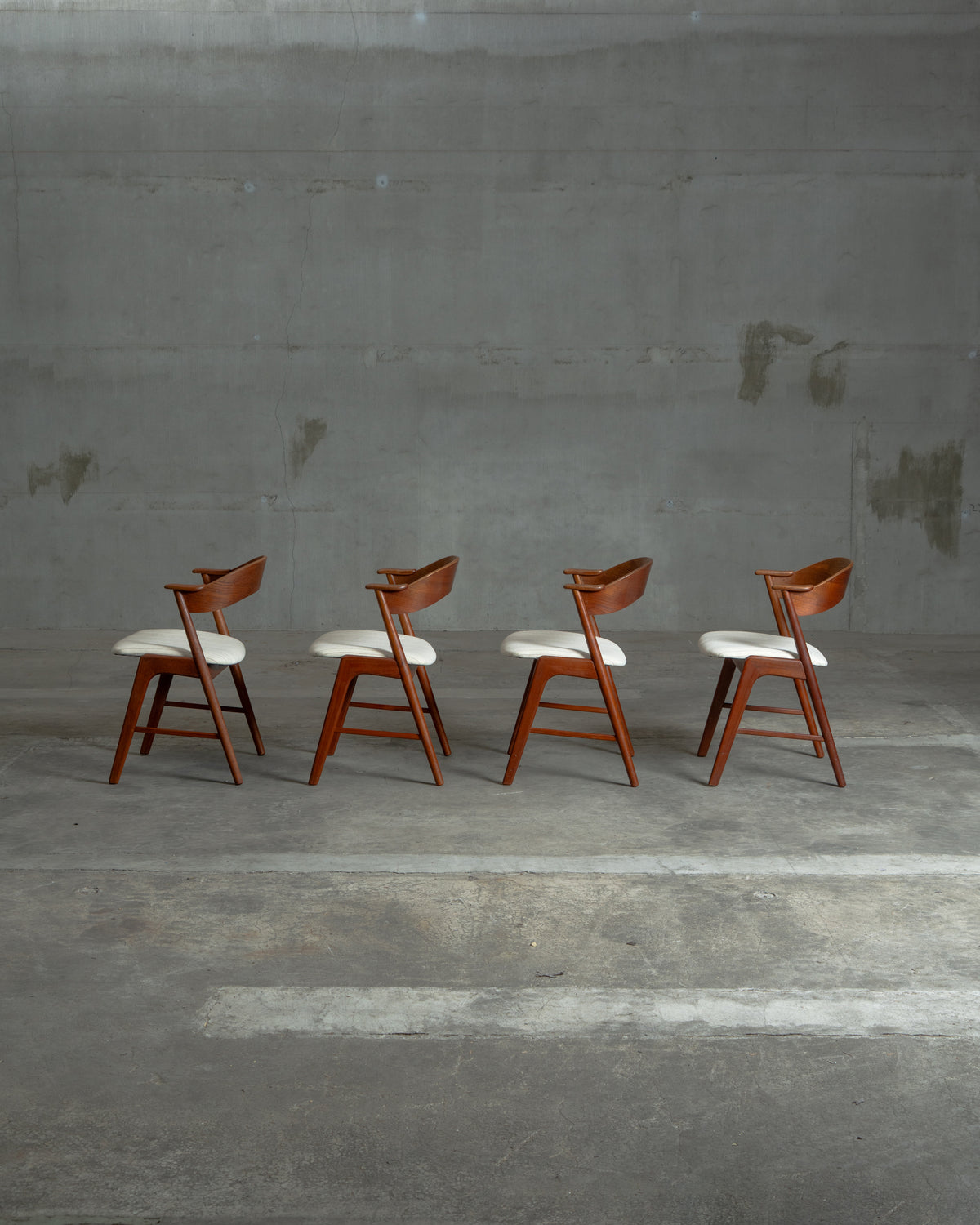 No.32 Nail Chair / Kai Kristiansen / KS Mobelfabrik｜北欧ヴィンテージ チーク材 ダイニングチェア