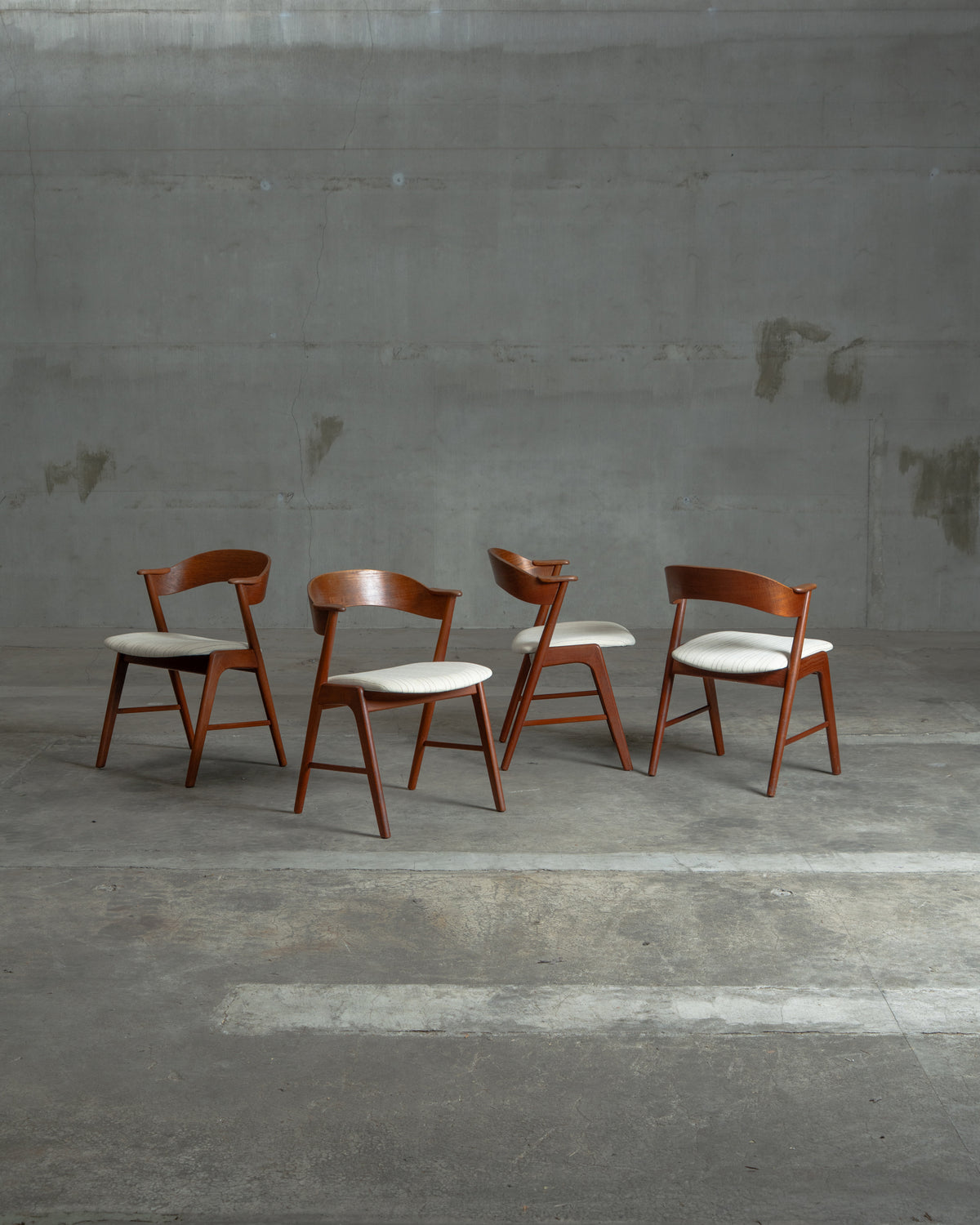 No.32 Nail Chair / Kai Kristiansen / KS Mobelfabrik｜北欧ヴィンテージ チーク材 ダイニングチェア