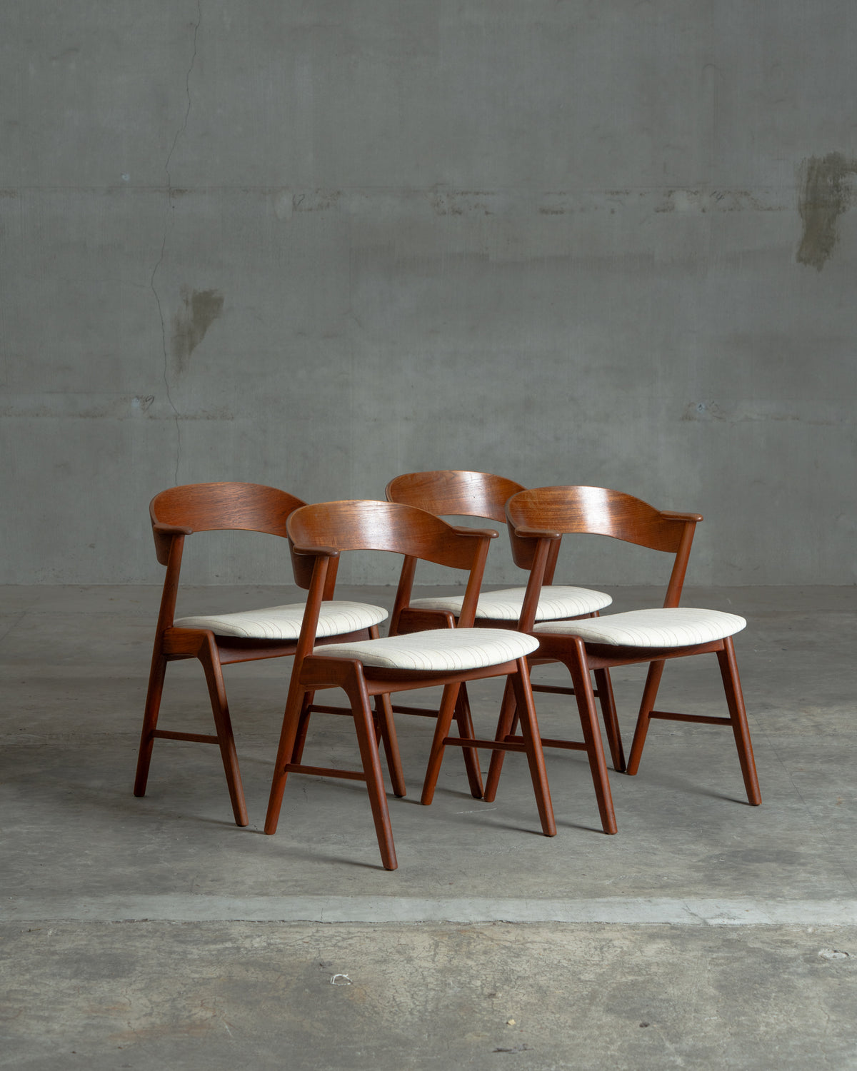 No.32 Nail Chair / Kai Kristiansen / KS Mobelfabrik｜北欧ヴィンテージ チーク材 ダイニングチェア