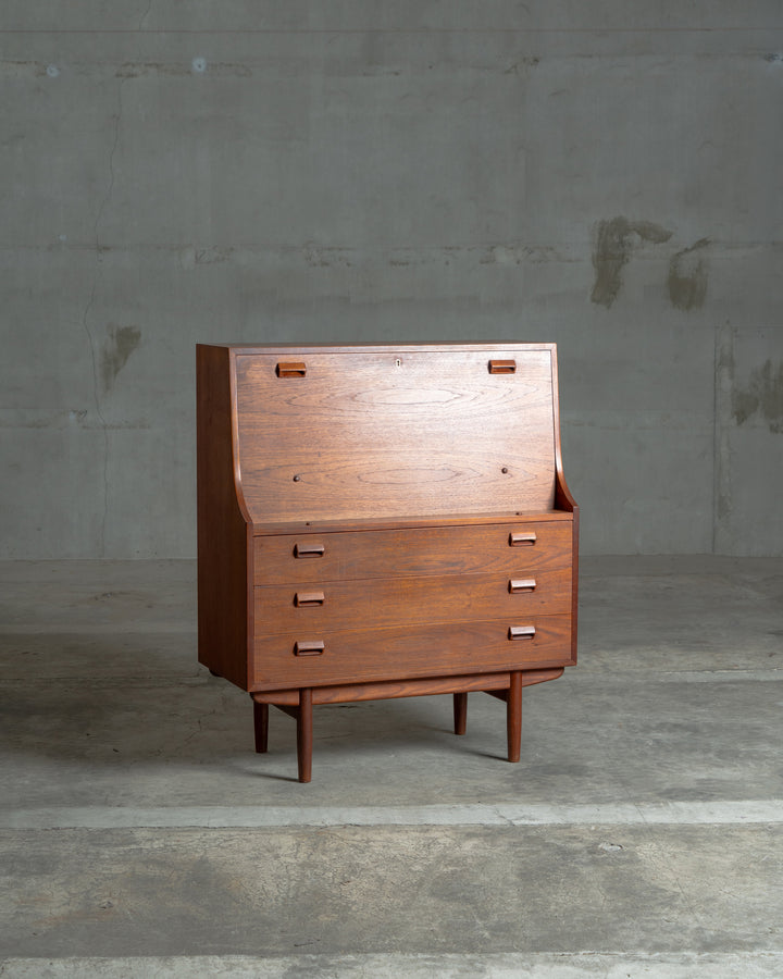 Model.143 / Borge Mogensen / Soborg Mobler｜北欧ヴィンテージ チーク材 チェスト