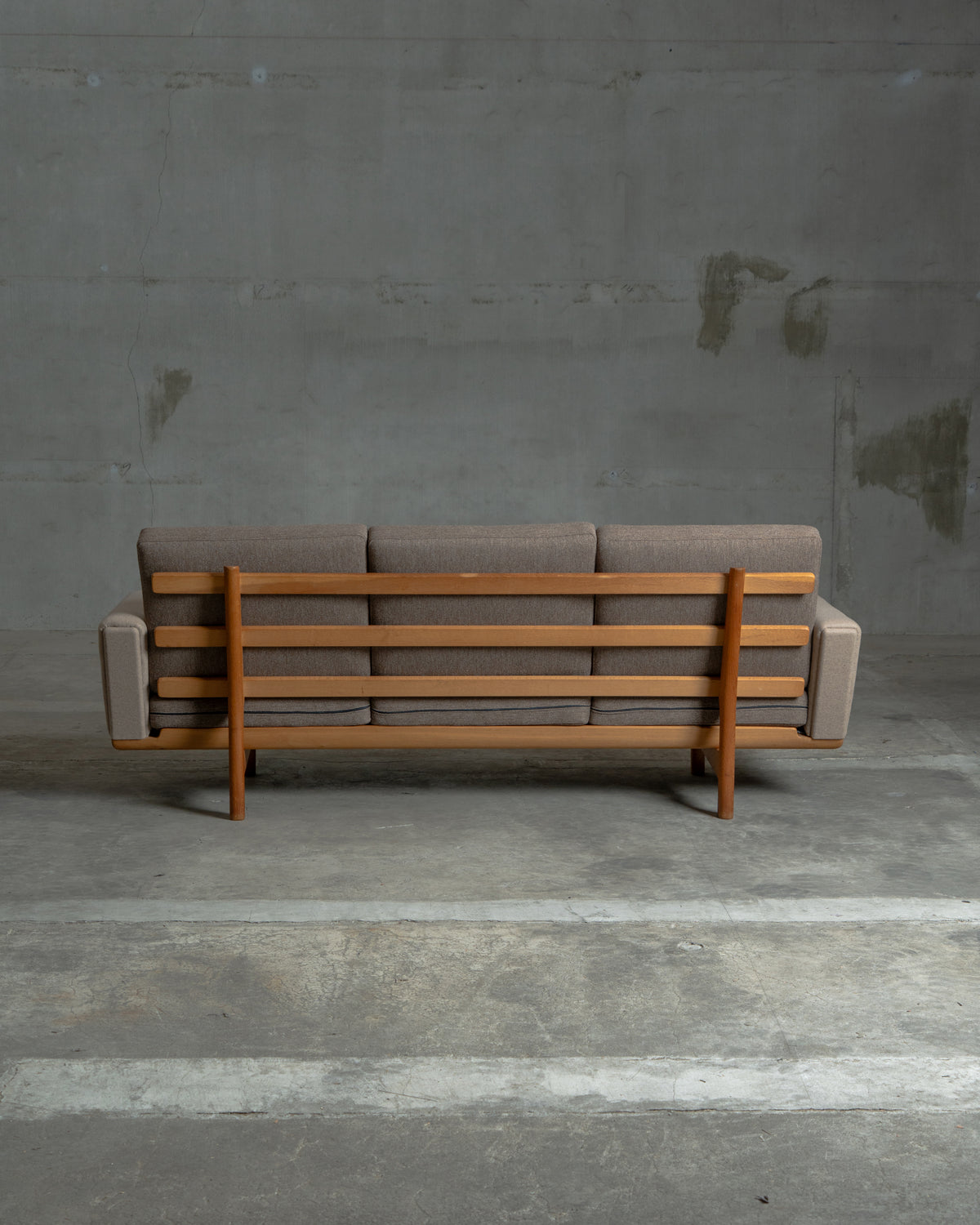 GE236 / Hans J. Wegner / GETAMA｜北欧ヴィンテージ オーク材 3人掛けソファ