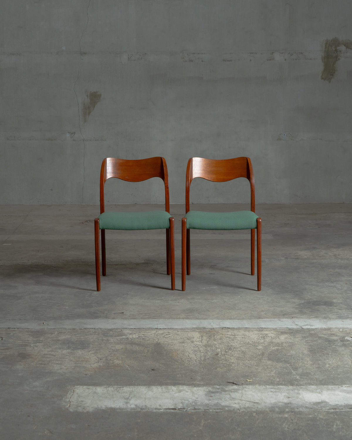 Model.71 / Niels O. Moller / J.L. Moller｜北欧ヴィンテージ チーク材 ダイニングチェア