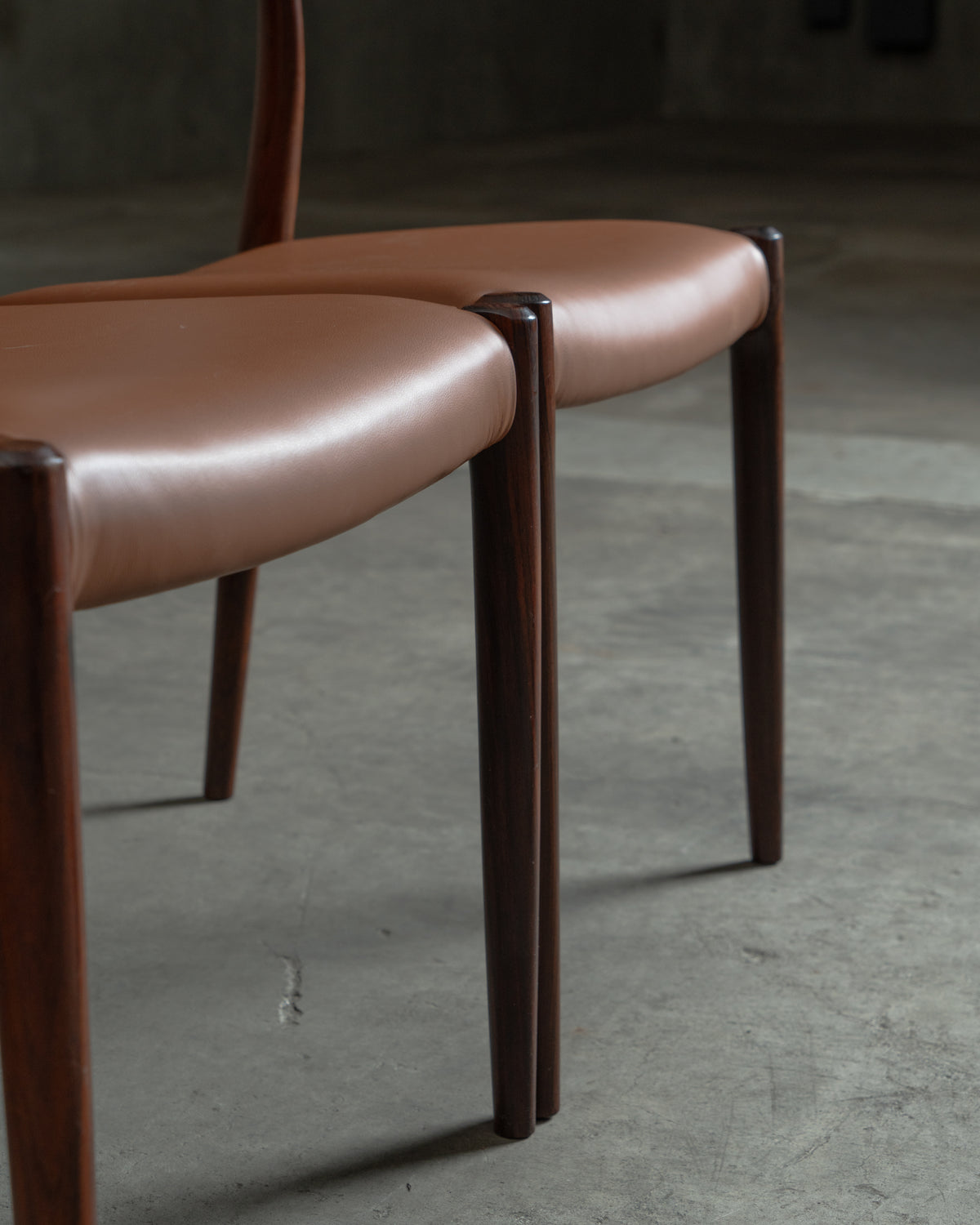 Model.77 / Niels O. Moller / J.L. Moller｜北欧ヴィンテージ ローズウッド ダイニングチェア