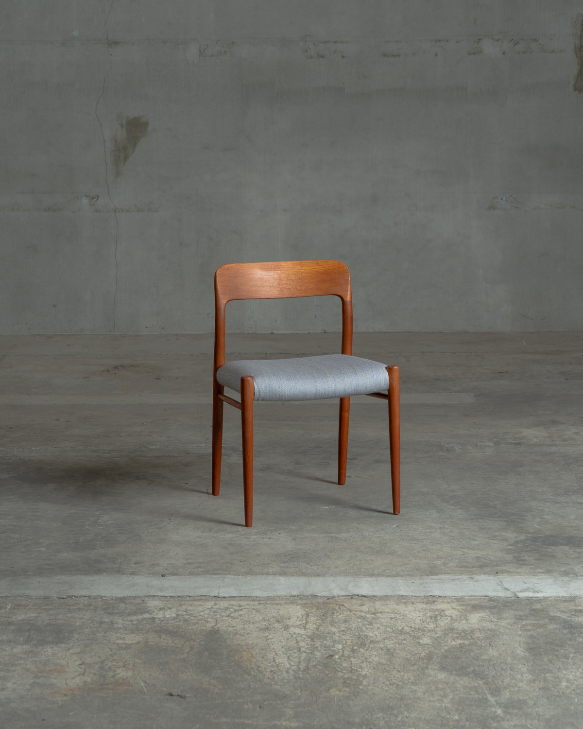 Model.75 / Niels O. Moller / J.L. Moller｜北欧ヴィンテージ チーク材 ダイニングチェア