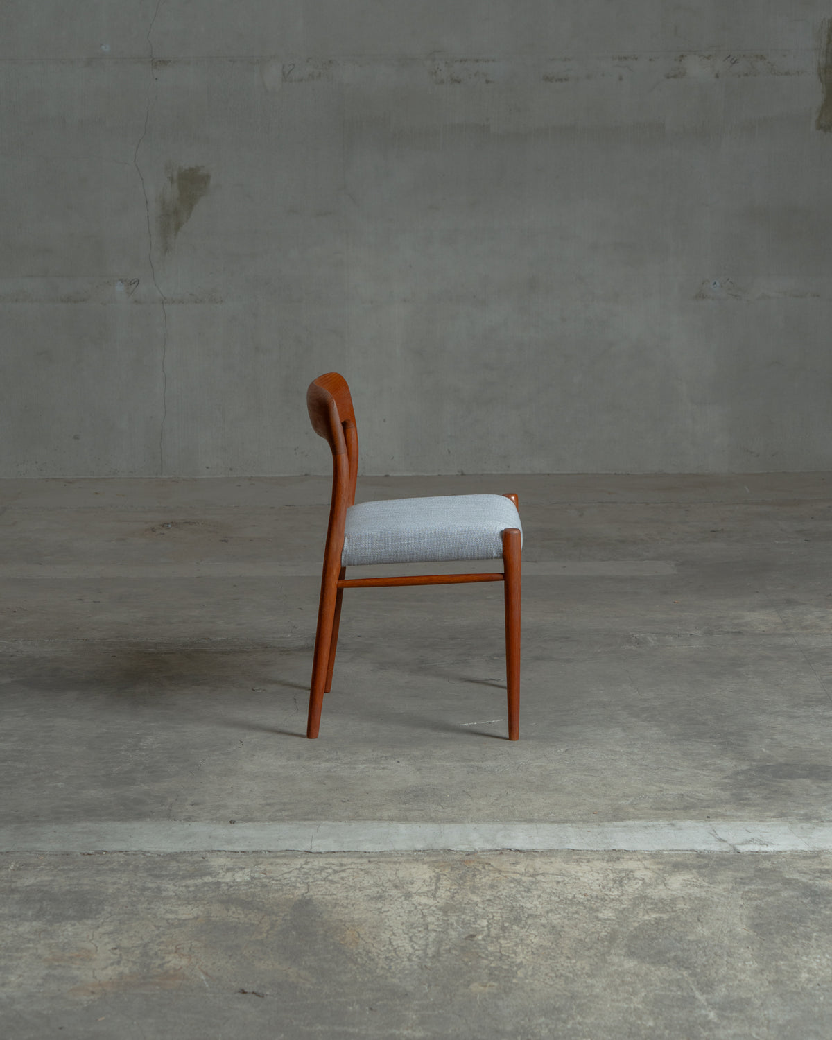 Model.75 / Niels O. Moller / J.L. Moller｜北欧ヴィンテージ チーク材 ダイニングチェア