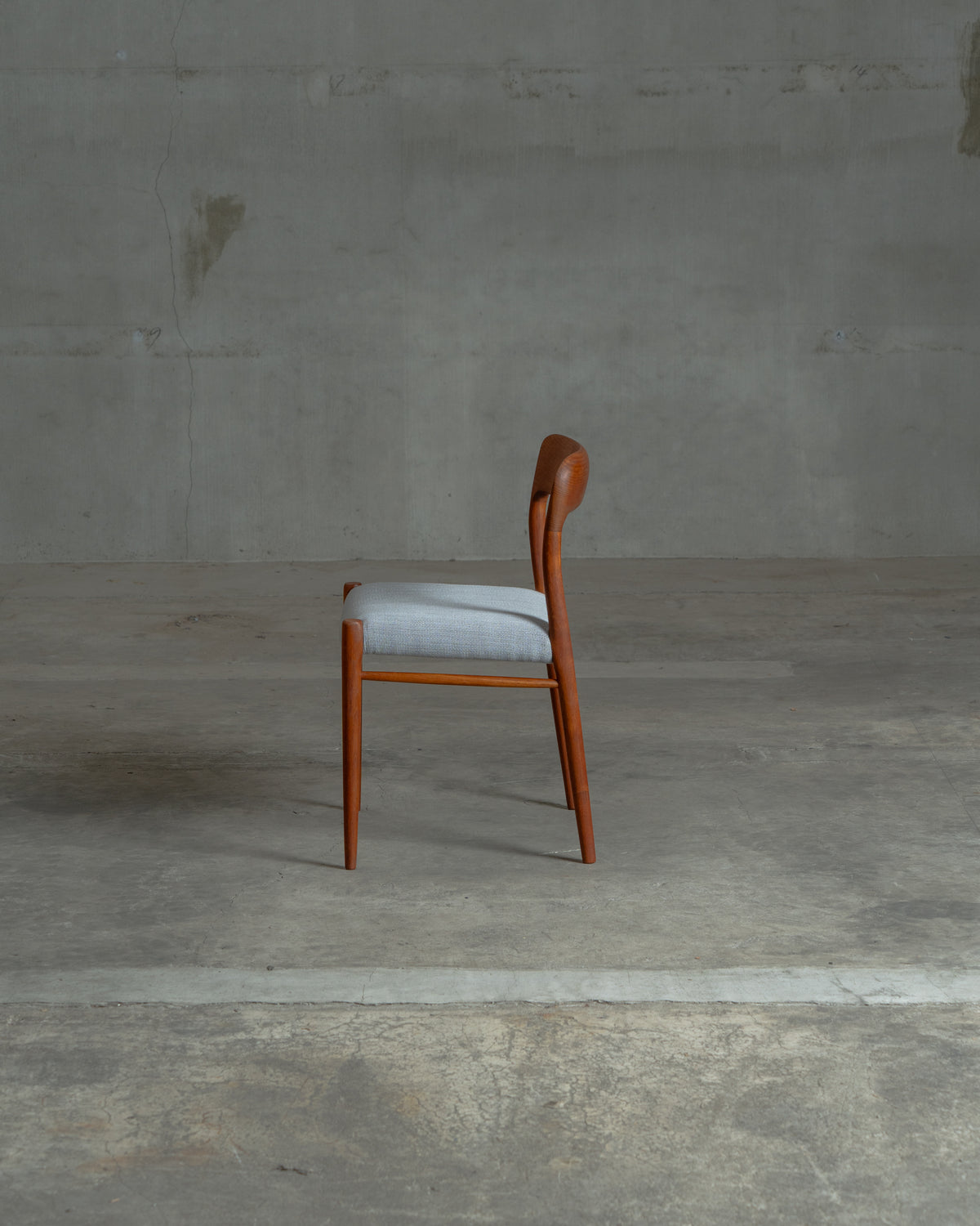 Model.75 / Niels O. Moller / J.L. Moller｜北欧ヴィンテージ チーク材 ダイニングチェア