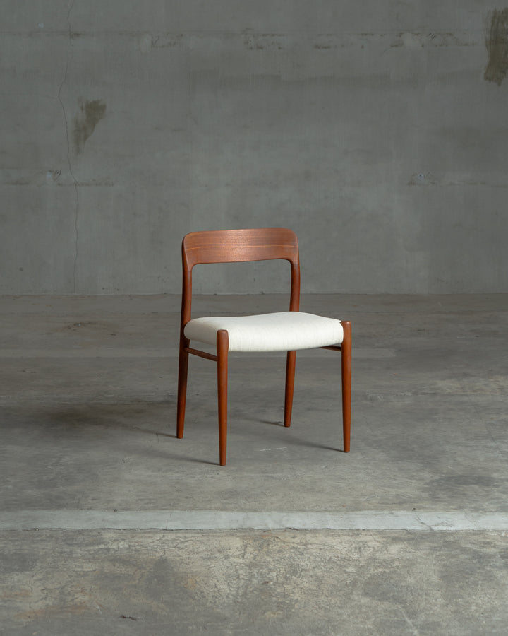 Model.75 / Niels O. Moller / J.L. Moller｜北欧ヴィンテージ チーク材 ダイニングチェア