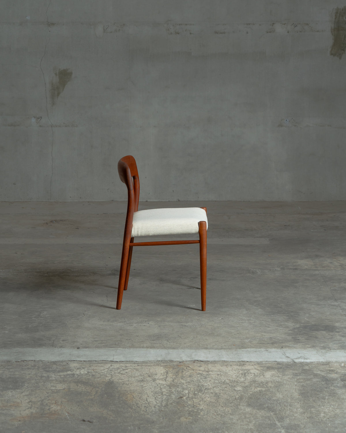 Model.75 / Niels O. Moller / J.L. Moller｜北欧ヴィンテージ チーク材 ダイニングチェア