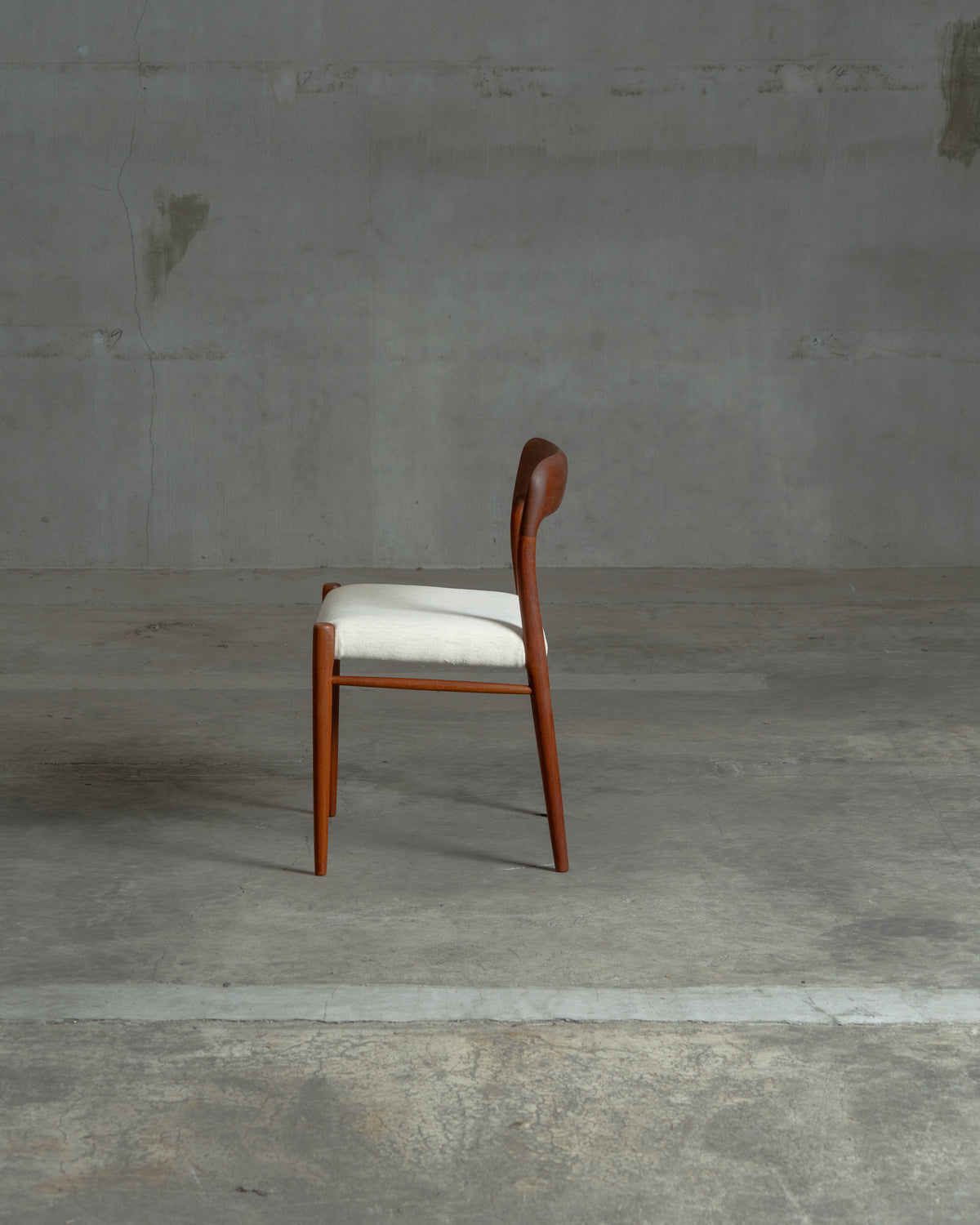 Model.75 / Niels O. Moller / J.L. Moller｜北欧ヴィンテージ チーク材 ダイニングチェア