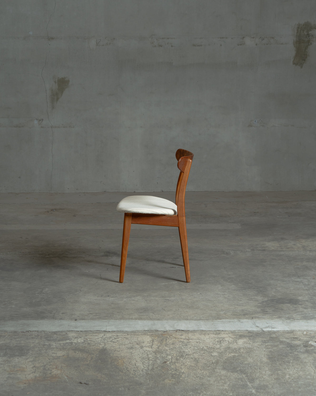 CH30 / Hans J. Wegner / Carl Hansen & Son｜北欧ヴィンテージ オーク材 ダイニングチェア