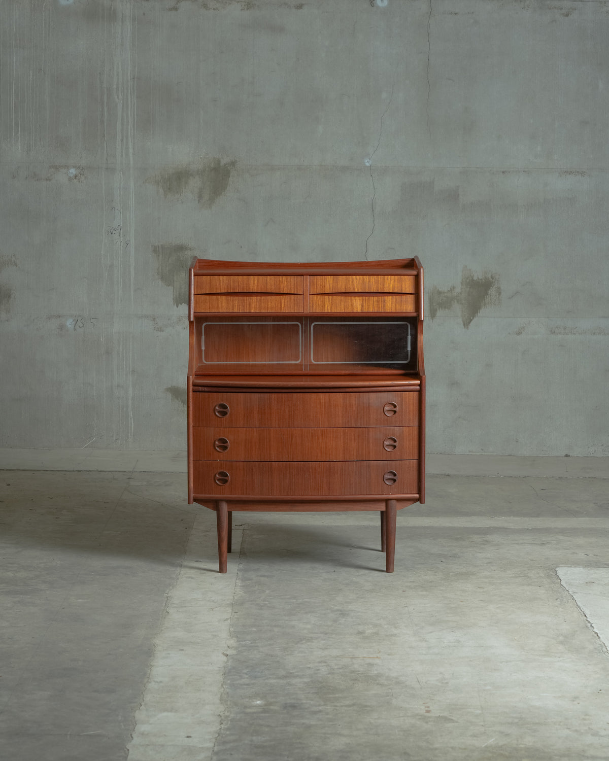 Gunnar Falsig / Mobelfabrik Holstebro｜北欧ヴィンテージ チーク材、ガラス ビューロー