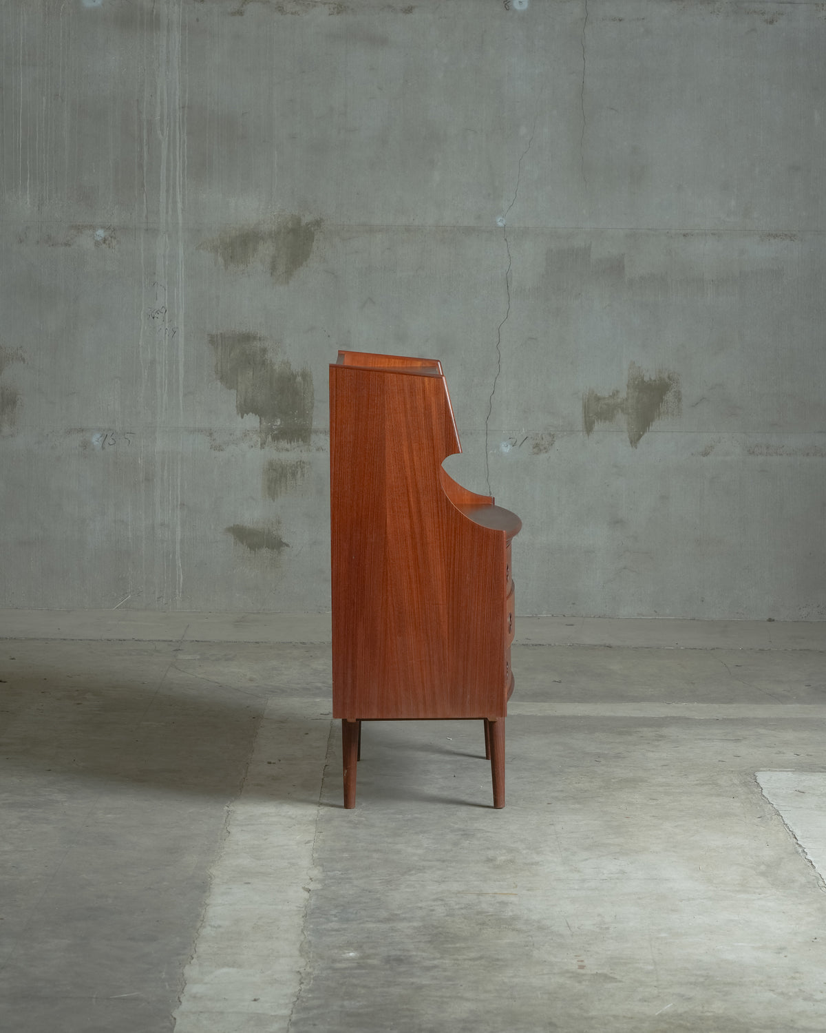Gunnar Falsig / Mobelfabrik Holstebro｜北欧ヴィンテージ チーク材、ガラス ビューロー
