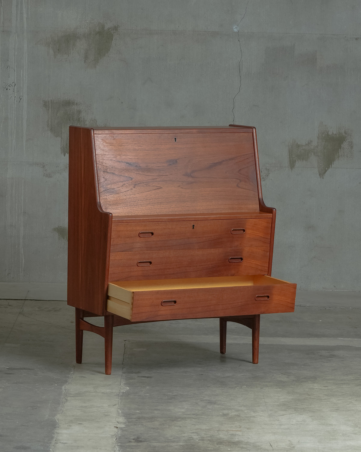 Arne Wahl Iversen / Vinde Mobelfabrik｜北欧ヴィンテージ チーク材 ビューロー