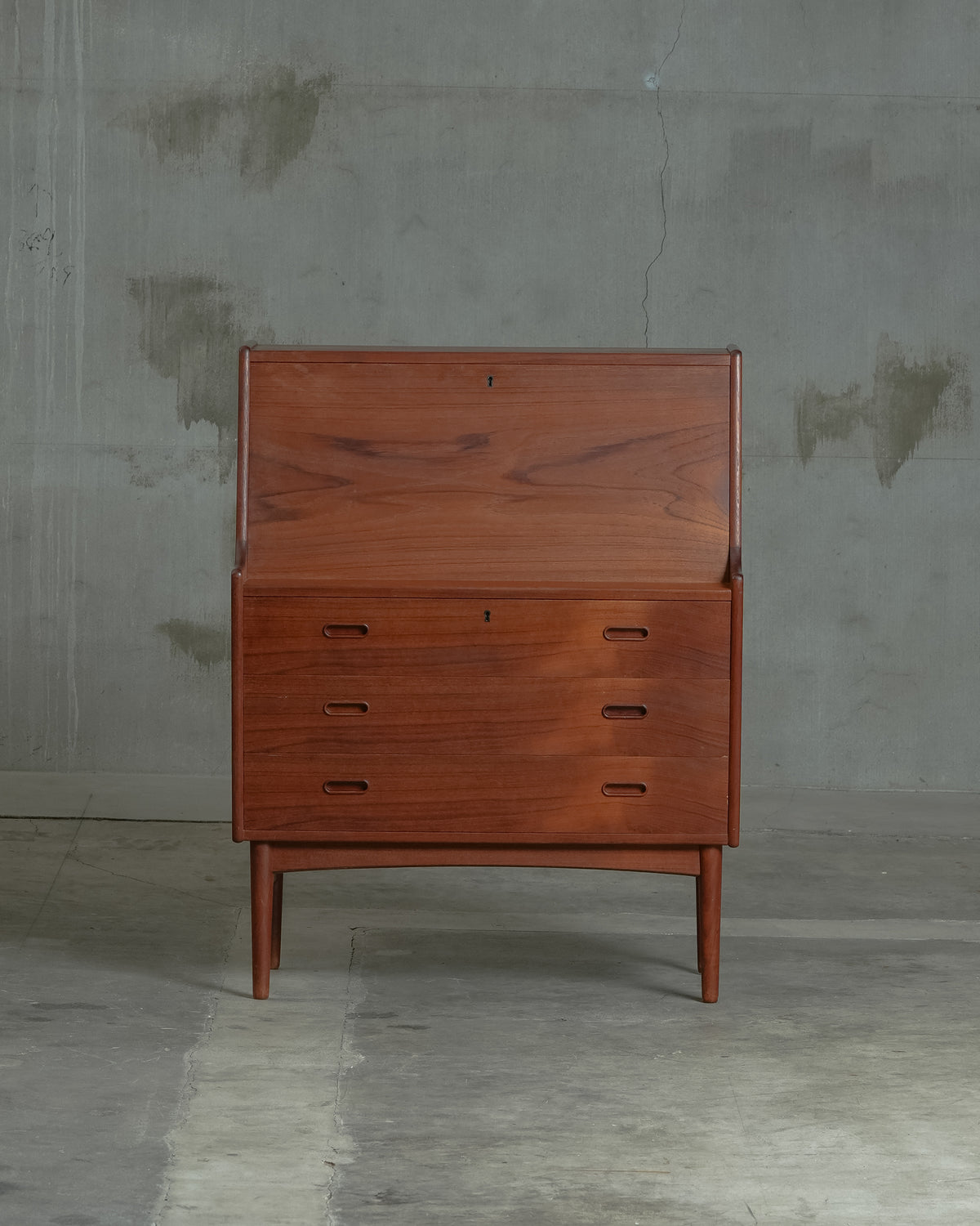 Arne Wahl Iversen / Vinde Mobelfabrik｜北欧ヴィンテージ チーク材 ビューロー