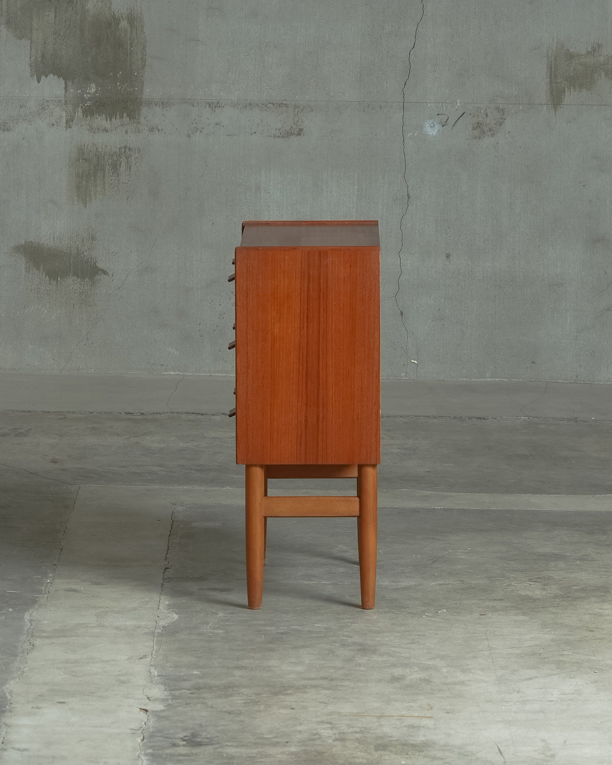 Karl Aage Skov / Munch Mobelfabrik｜北欧ヴィンテージ チーク材、オーク材 チェスト