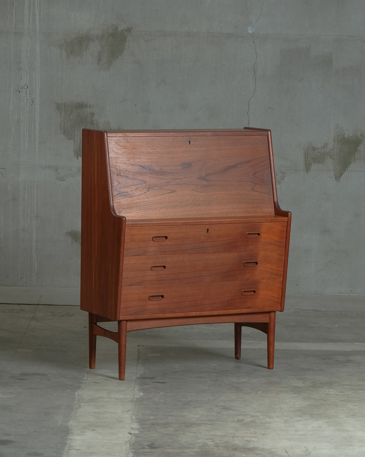 Arne Wahl Iversen / Vinde Mobelfabrik｜北欧ヴィンテージ チーク材 ビューロー