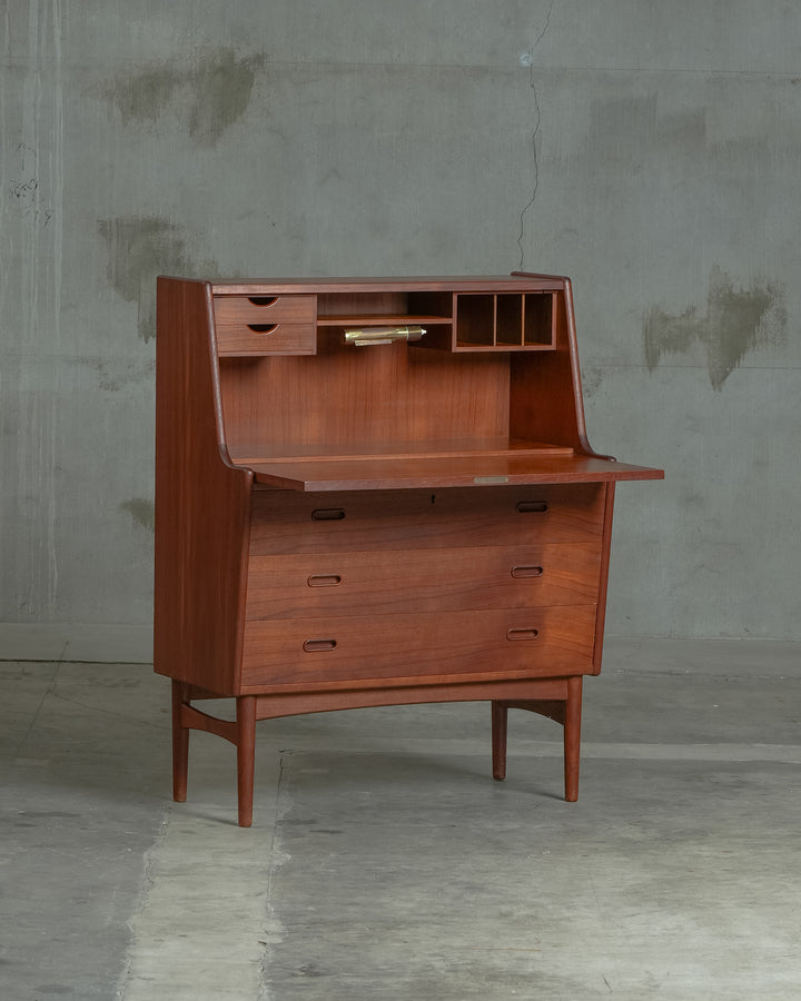 Arne Wahl Iversen / Vinde Mobelfabrik｜北欧ヴィンテージ チーク材 ビューロー