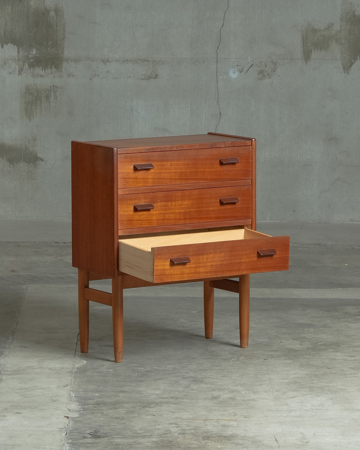 Karl Aage Skov / Munch Mobelfabrik｜北欧ヴィンテージ チーク材、オーク材 チェスト