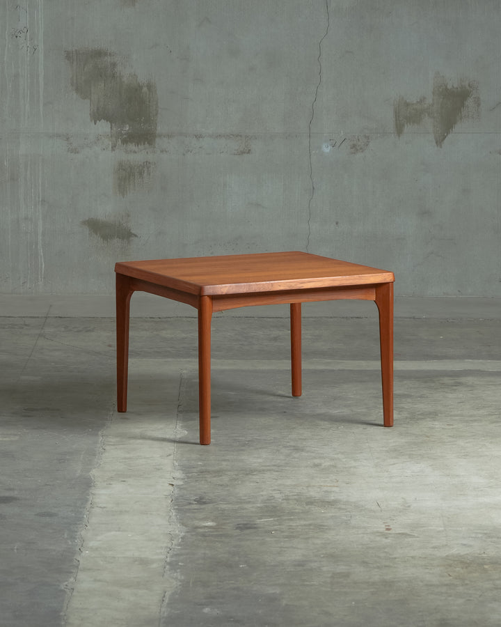 Henning Kjaernulf / Vejle Mobelfabrik｜北欧ヴィンテージ チーク材 コーヒーテーブル